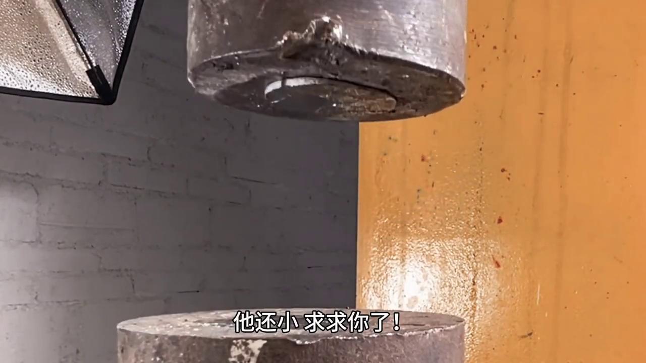 驼背老头神秘鬼屋,民间故事驼背完整版