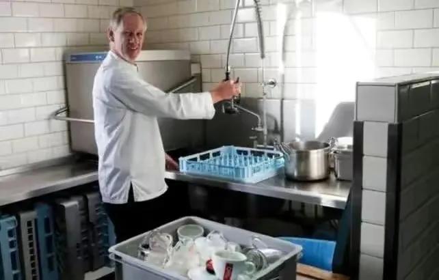 盘点那些半路出家的足球运动员,足坛十大贫民窟走出来的巨星