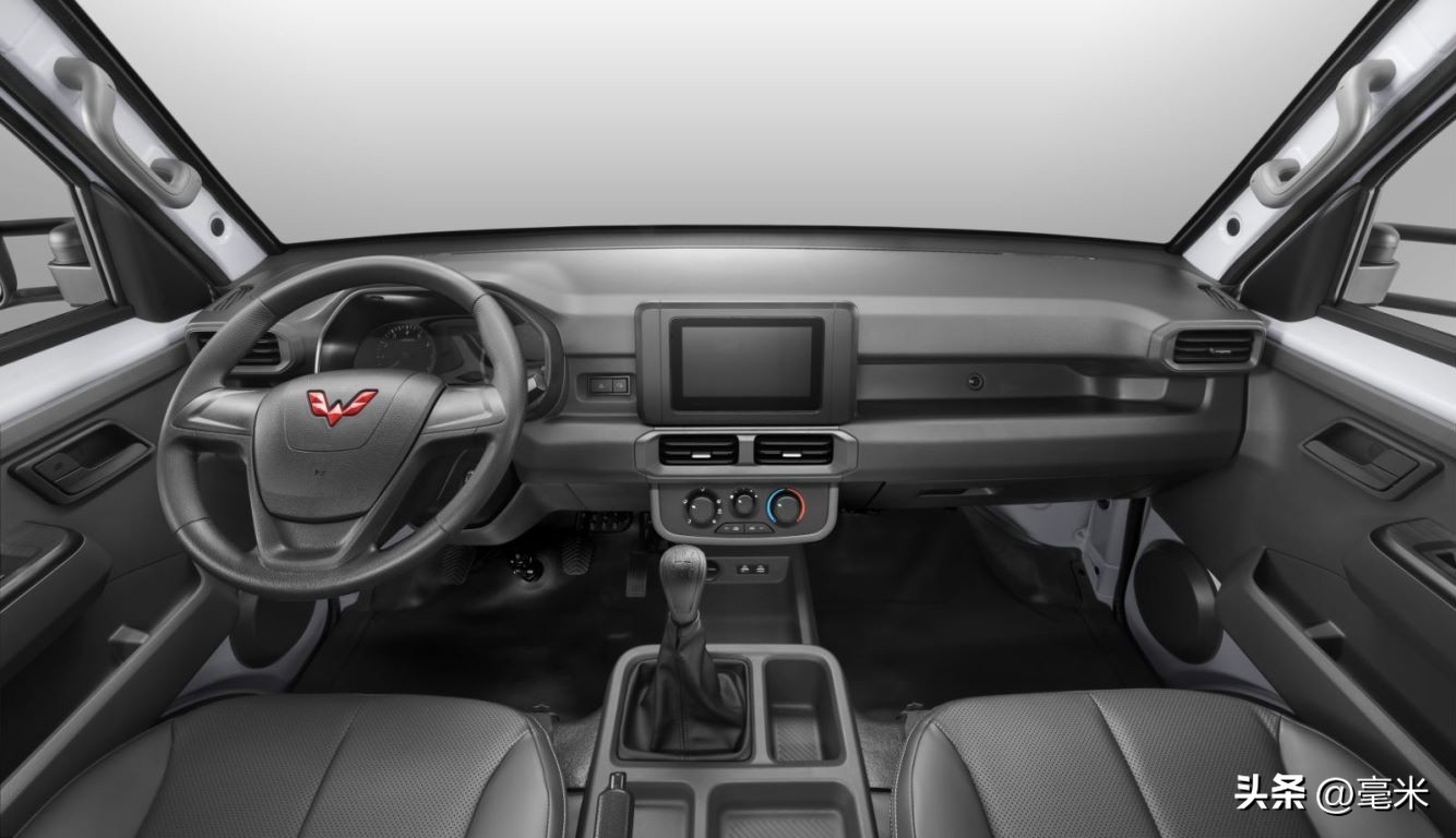 五菱新卡2.0和龙卡发动机一样吗,五菱龙卡有3米6的吗