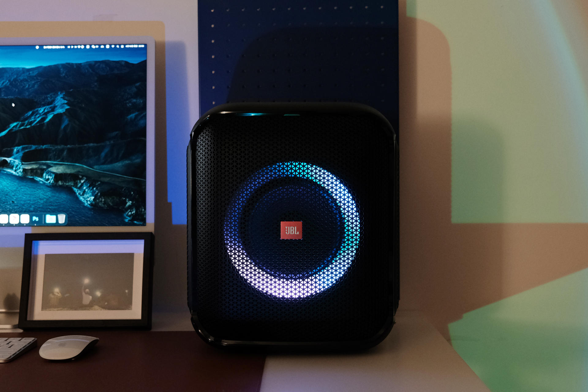 jbl音乐战将户外唱歌效果,新款jbl音乐战将