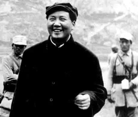 毛主席诗词是中国革命的壮丽画卷是民族血性和斗争精神的真实写照