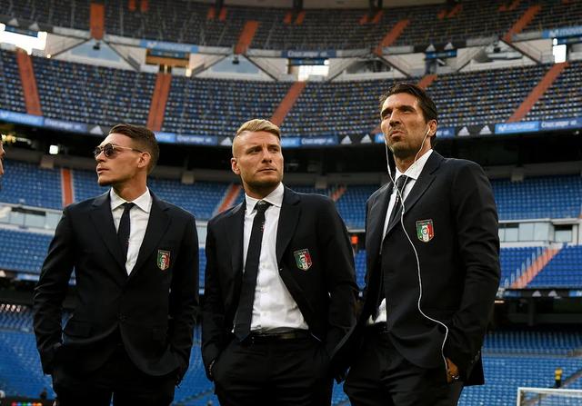 卡卡展现足坛第一人的风采,颜值巅峰的卡卡有多帅