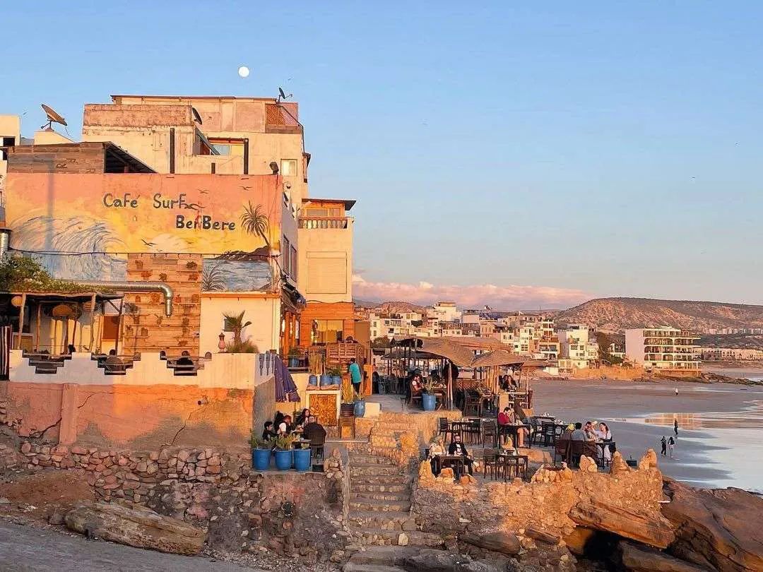 85后敖哥在澳洲：卖海鲜开餐厅，负债20万，远赴海外开卡车