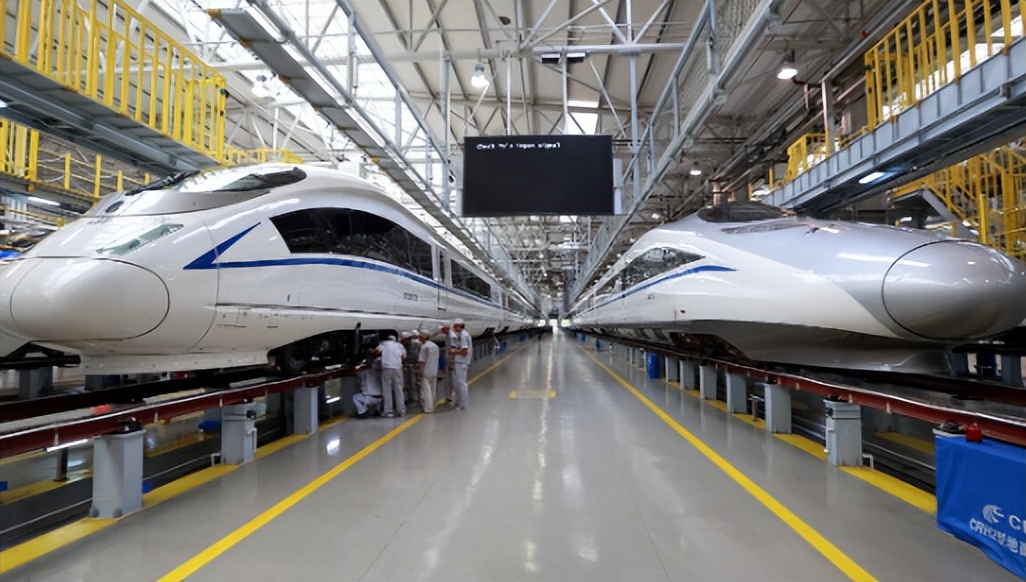 外国人体验中国高铁后，愤怒提出3大“缺点”，国人却非常赞同？