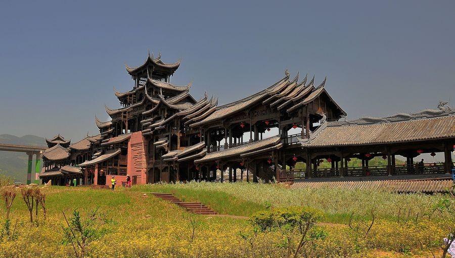 踏迹寻音:“东南佳山水武陵花雨深”的重庆黔江