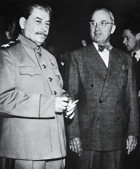 1945年,苏联红军出兵中国东北,是为了抗日还是还是另有所图呢?