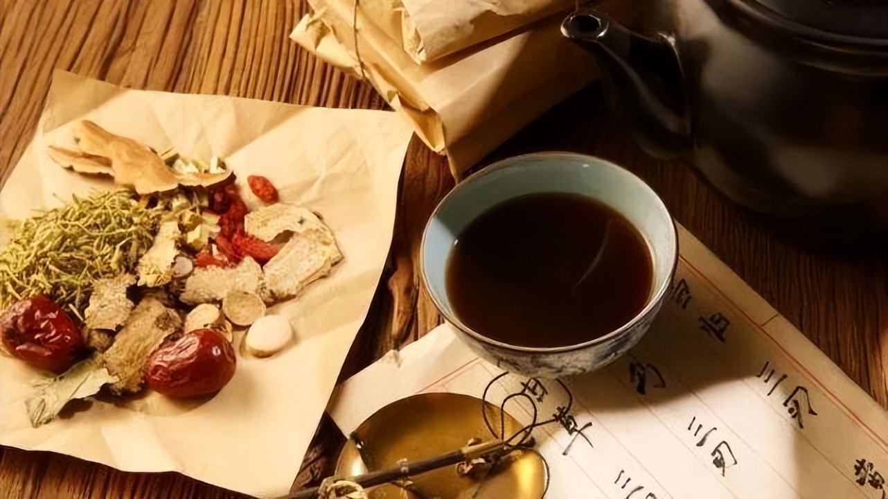 83岁老人肝癌晚期治疗,67岁大妈肝癌晚期不治疗