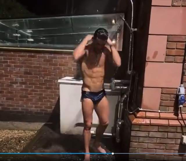 c罗直播一分钟三万欧,c罗现场直播接吻