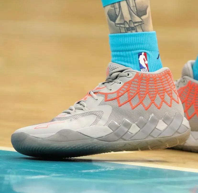 nba球员上脚詹姆斯20,nba球星上脚球鞋詹姆斯18low