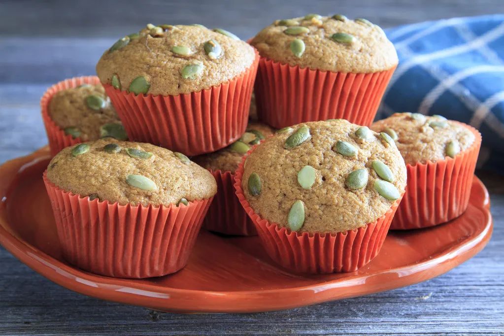 宁波领导经常送吃的给女同事,有的还是快过期的,怎么处理好?