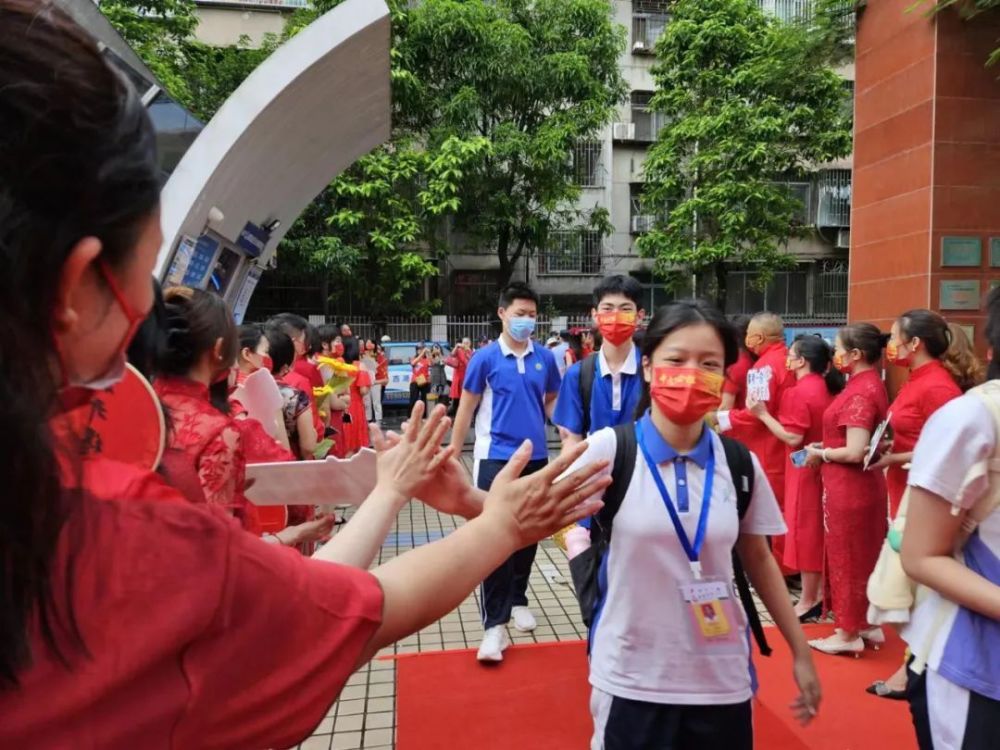 深圳一家长建言深圳实验学校扩招，网友：深圳中学的教训还不够？