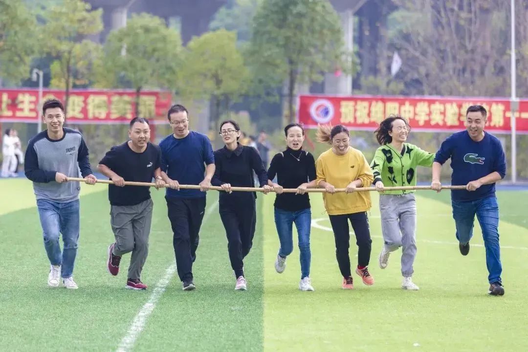 鐩涗笘鍗庤癁鐮ョ牶鍓嶈,鐩涗笘涓崕鐮ョ牶鍓嶈