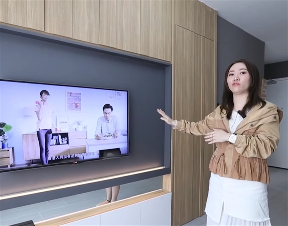 香港一对年轻情侣买房,香港90后夫妻买下35平米小家