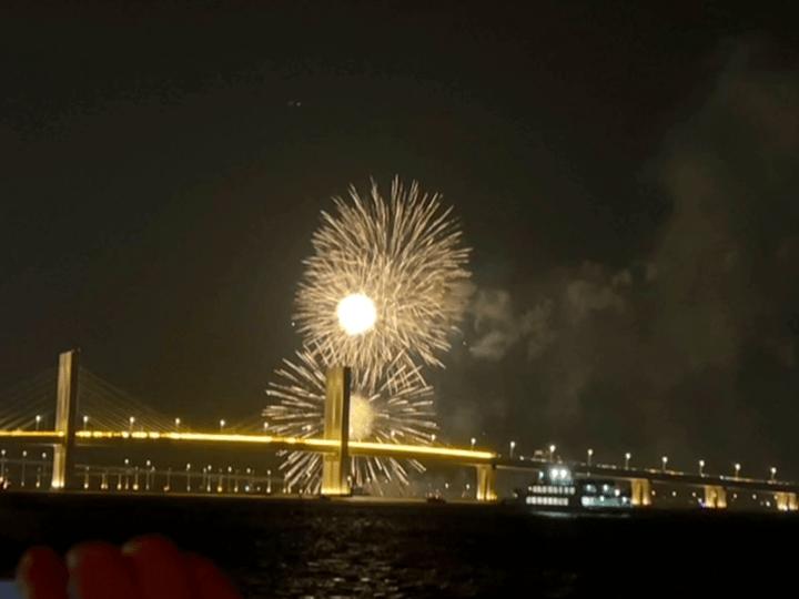 在3000+一晚的酒店吃泡面，澳门半日游耗尽电量...这个春节不一般