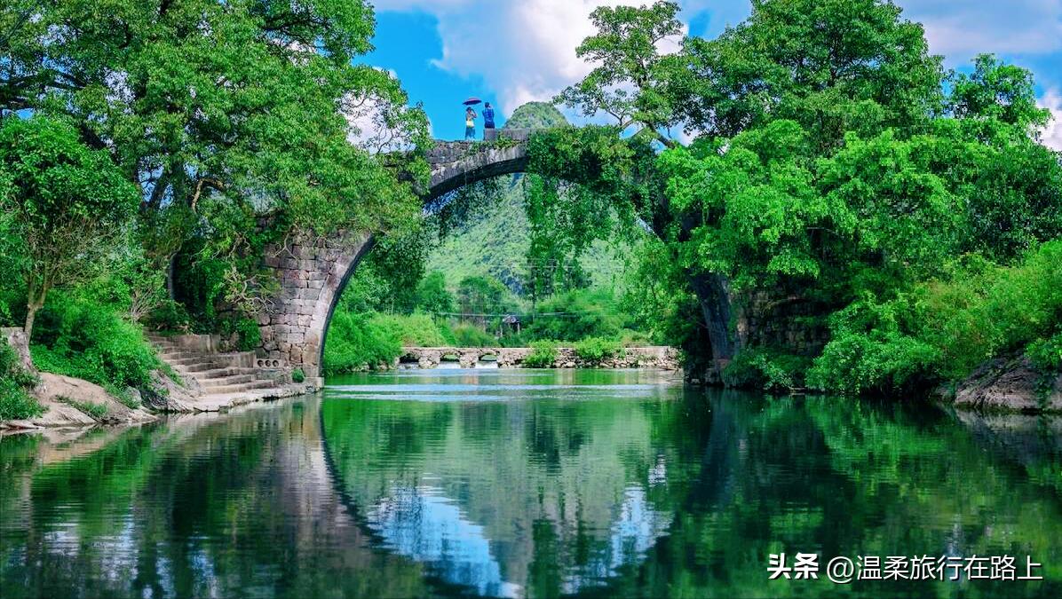 阳朔遇龙河，十里画廊万顷碧水，高山峻岭，美不胜收的山水画廊