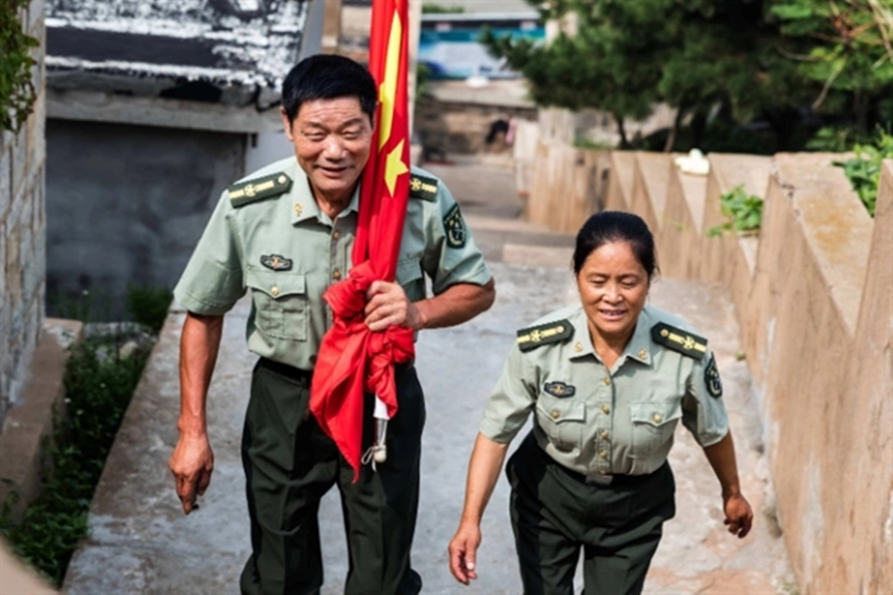 夫妻俩驻守黄海孤岛32年无电无水,黄海守岛夫妻