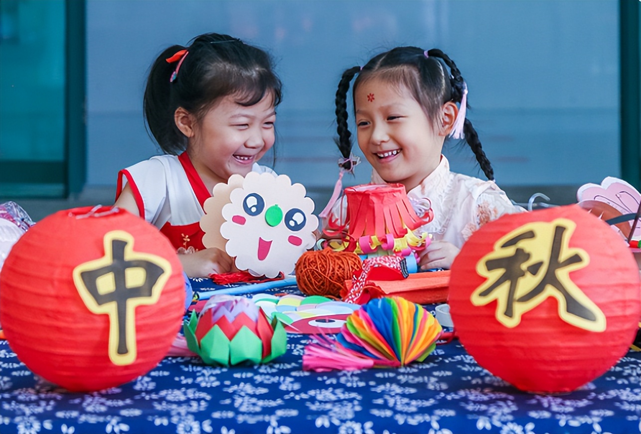 制作简易中秋灯笼儿童手工,家庭手工亲子制作中秋节灯笼