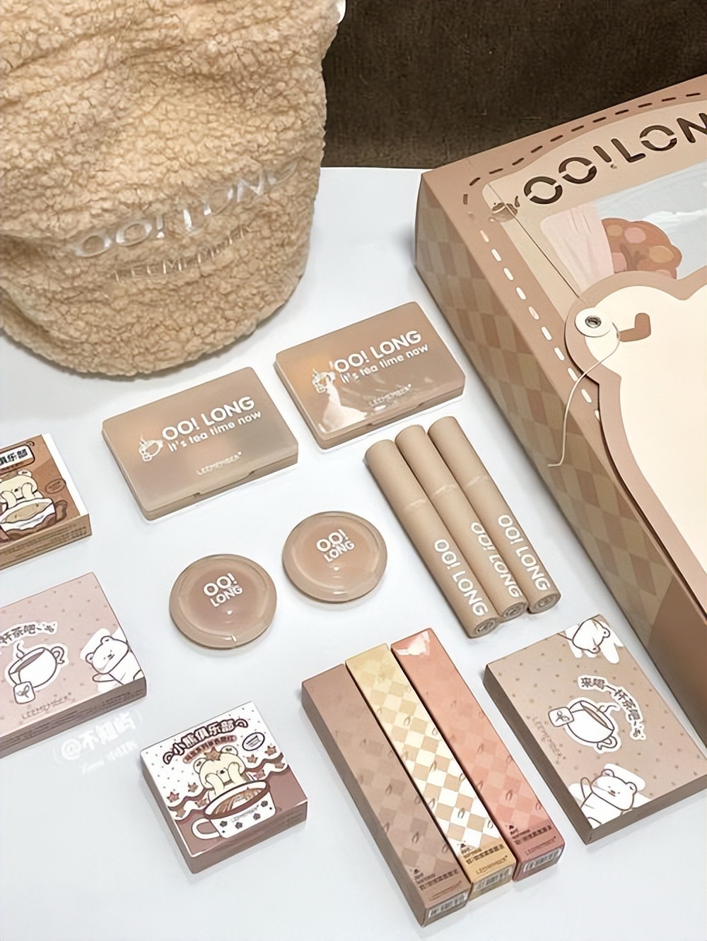 懒人推荐化妆好物,化妆师推荐的好物分享