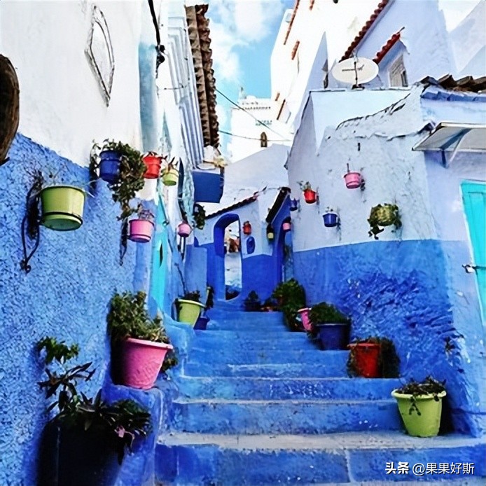 摩洛哥:非洲球队首进四强,阿特拉斯雄狮震惊世界,