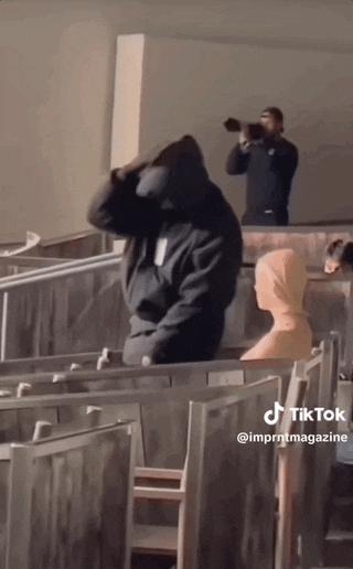 侃爷妻子黑色蚕蛹装,侃爷新妻子穿搭图片曝光图文