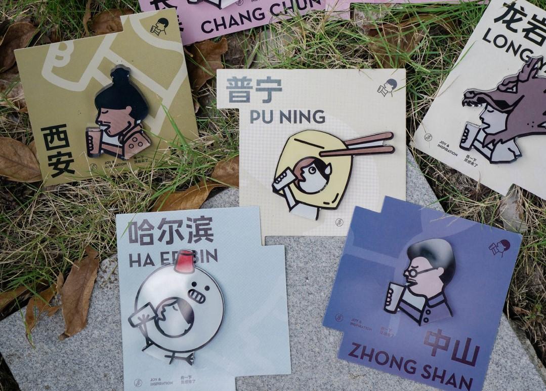 用500多个“古董杯”卖咖啡，香港这家神店，有一套独特玩法！