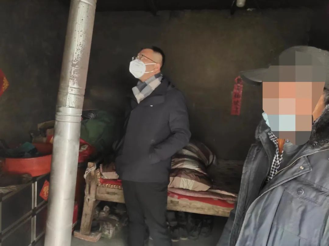 情系贫困户冬日送温暖,情系高龄老人暖心入户走访