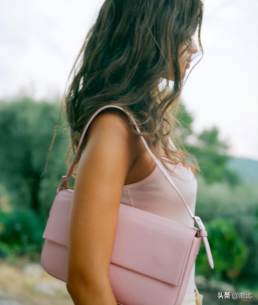 秋冬腋下包推荐,2022春夏经典腋下包