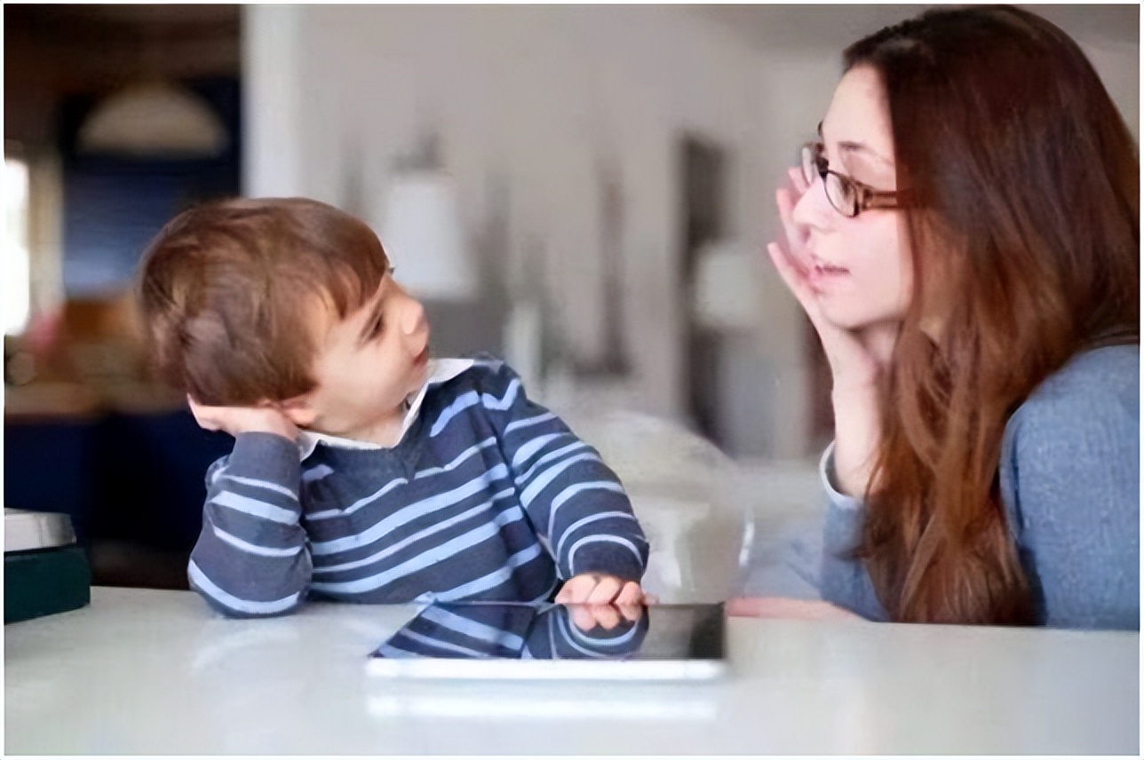 孩子第一个叛逆期总是和我对着干,孩子总跟自己对着干怎么办