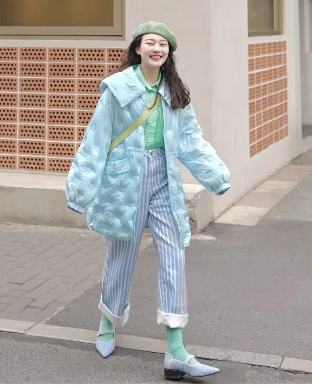 冬季穿什么颜色的羽绒服比较百搭,每个色系都很好看