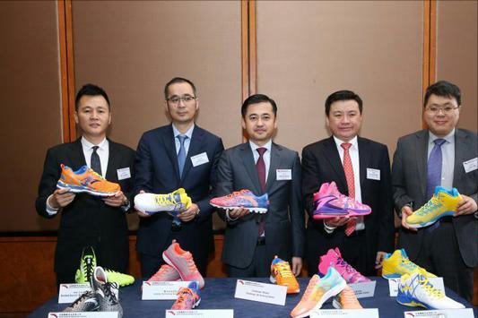 耐克阿迪旗舰店现状,耐克阿迪达斯销量暴涨