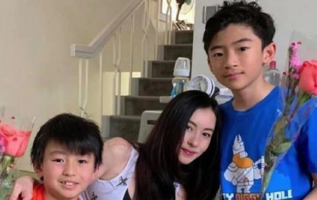 港风张柏芝盛世容颜,曾被媒体称作玉女掌门人的张柏芝