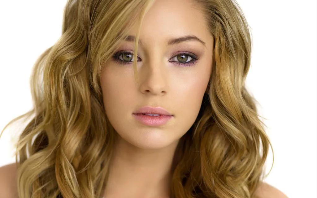 姬莉哈泽尔英文名,英国足球超模姬丽哈泽尔视频