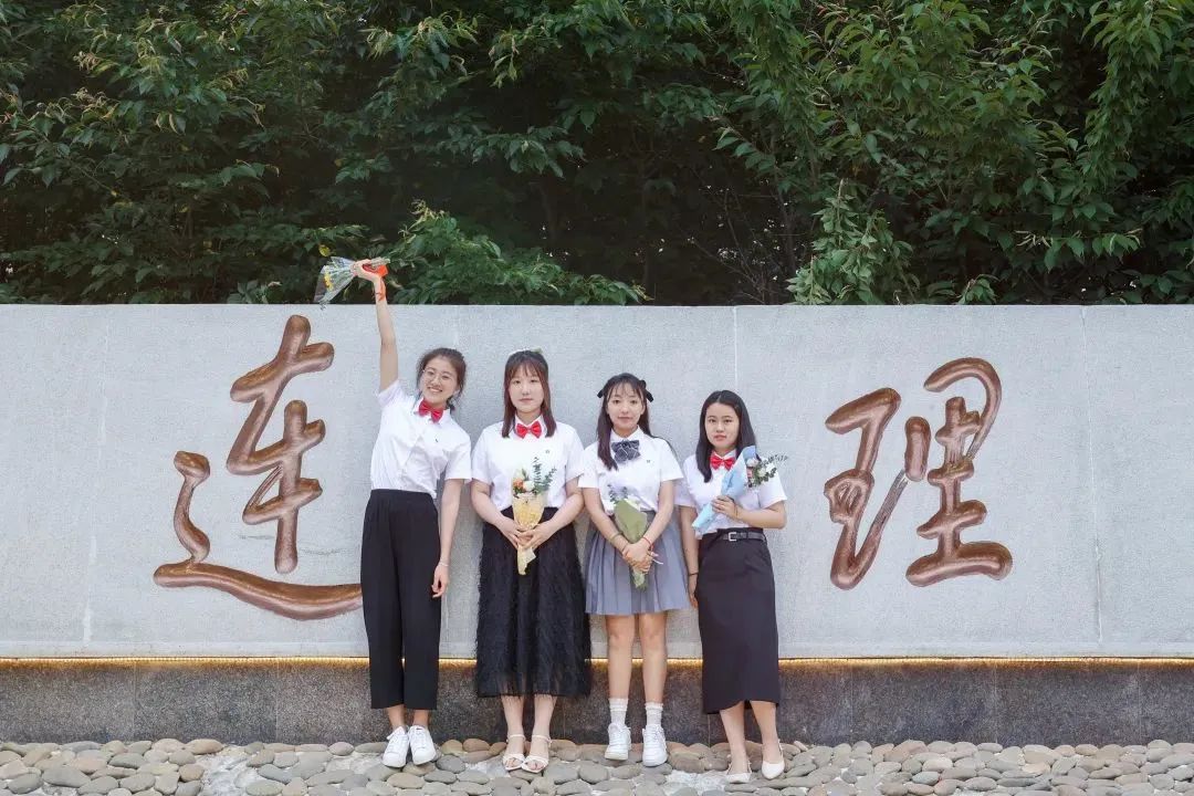 高能电影乘风破浪,毕业照高能