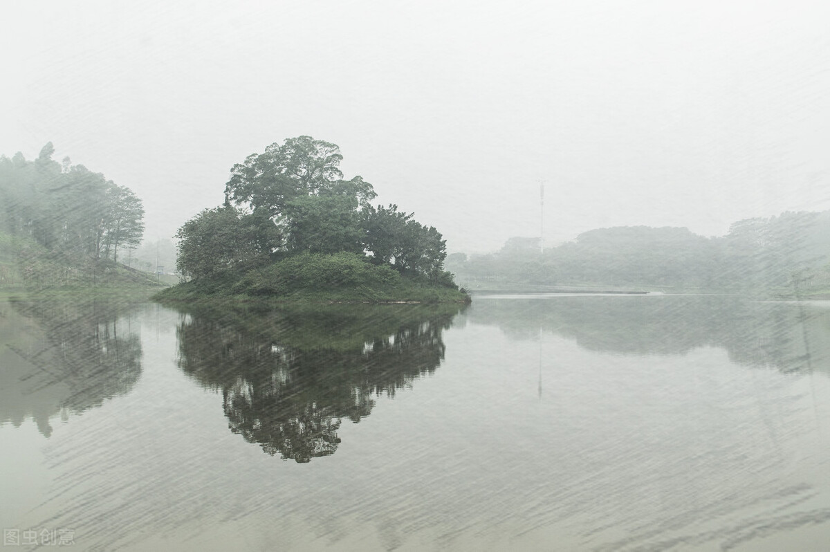 回南天地板潮湿用风扇有用吗,回南天房间潮湿可以开风扇吗