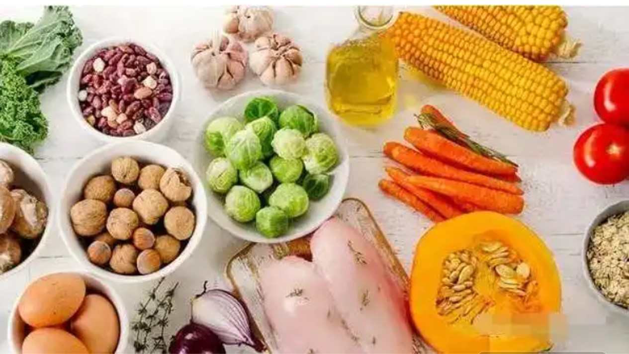 老年人摔了一跤筋摔伤了,老人腿骨摔骨折了吃啥补好