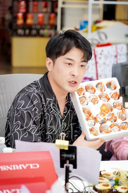 辛巴公益正能量,辛巴真心助农