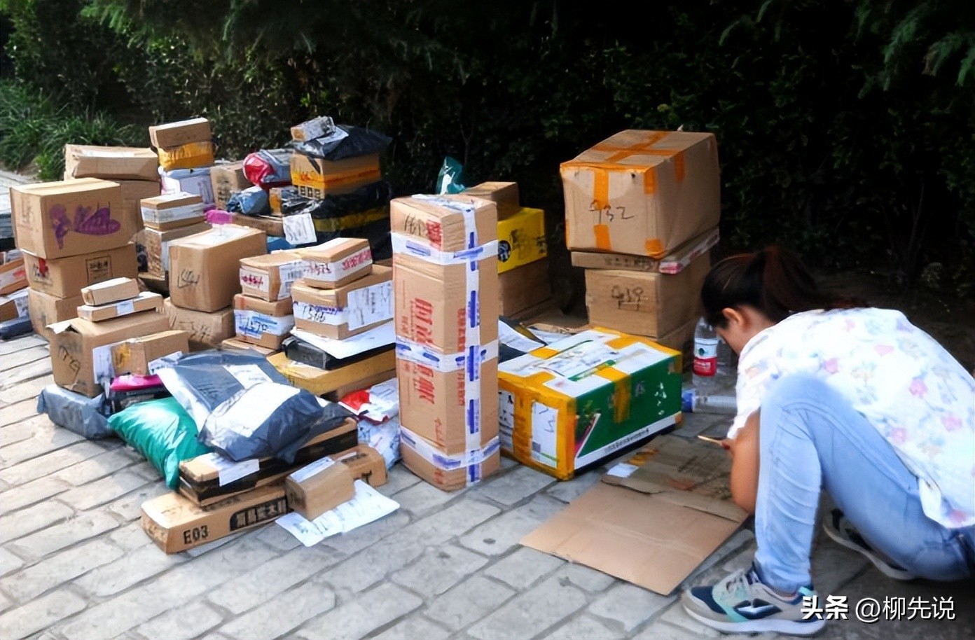 2022服饰行业“大赢家”:赢了蕉内、UR,再次摘得双11冠军头衔