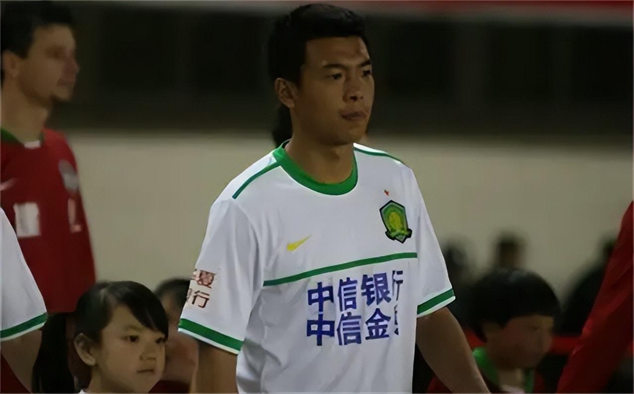 徐亮被外援抢任意球,徐亮评价赵本山足球