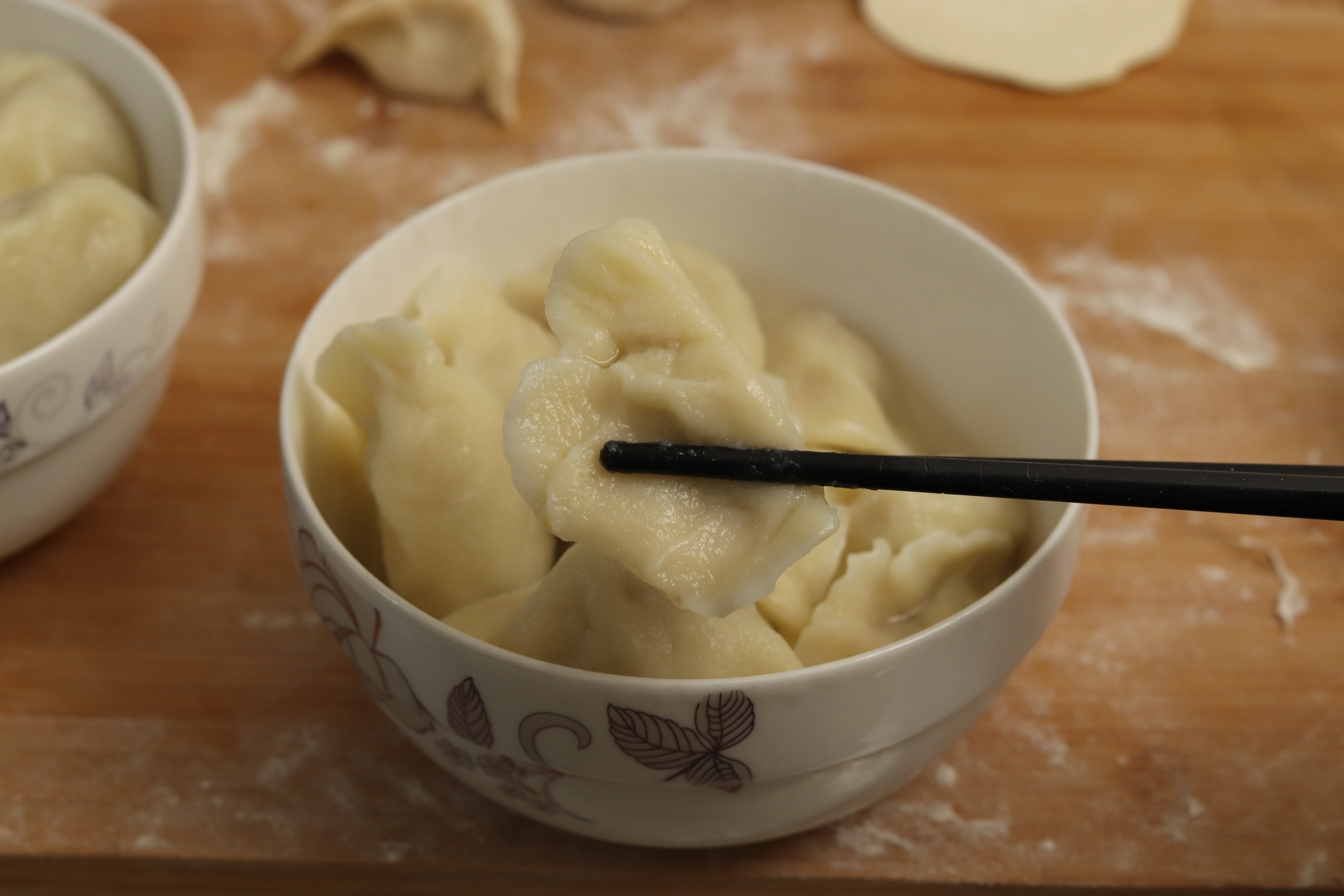 煮饺子不要鼓包,煮饺子千万不要直接捞出