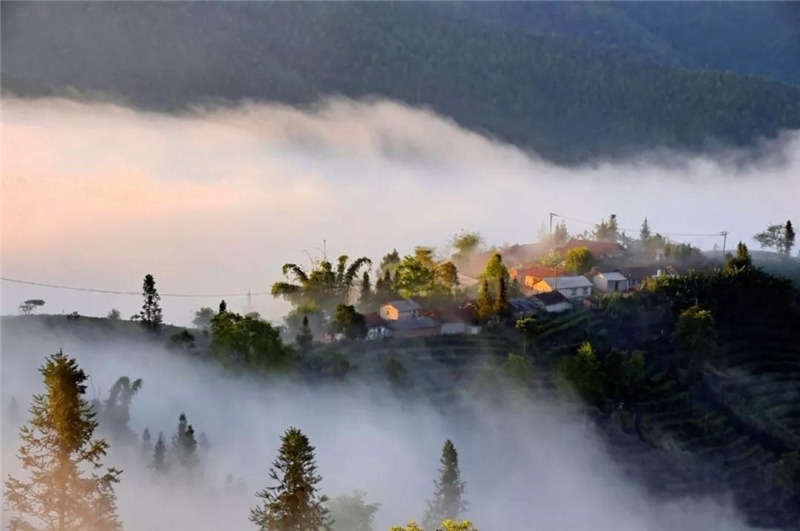 浜戝闆北瑙傛櫙绮惧搧瀹㈡爤,浜戝崡鎺ㄨ崘楂樼姘戝