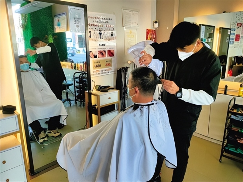 商铺有序恢复营业、购物渠道不断增多、商品种类越来越丰富……人间烟火气最抚凡人心