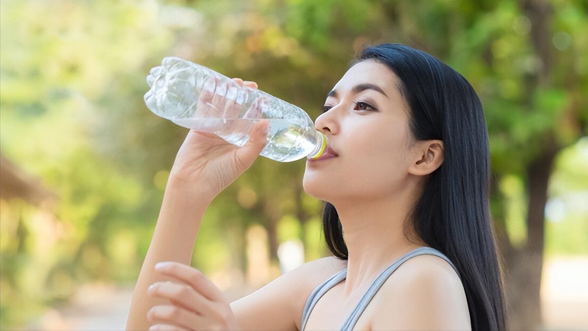 女性尿路感染发生风险高达男性14倍？为何？预防与用药有何讲究？