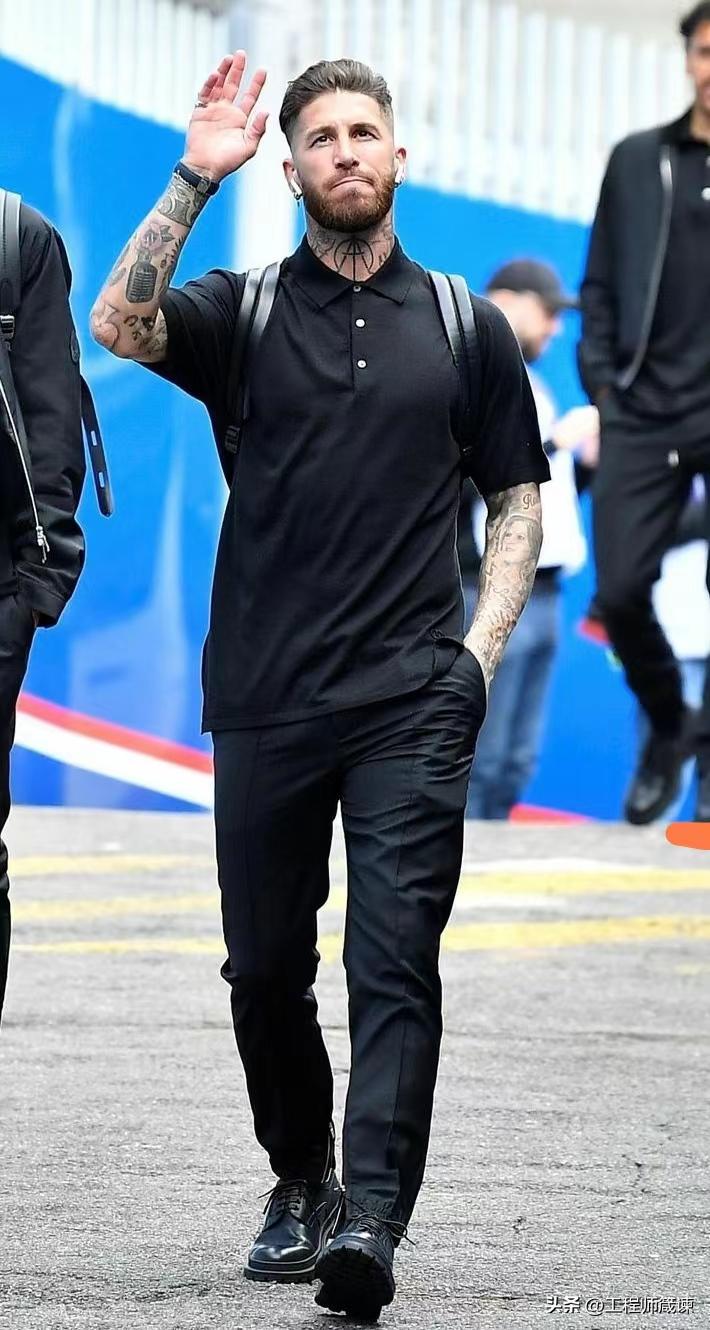 足球夏天是个告别的季节,足坛告别的季节