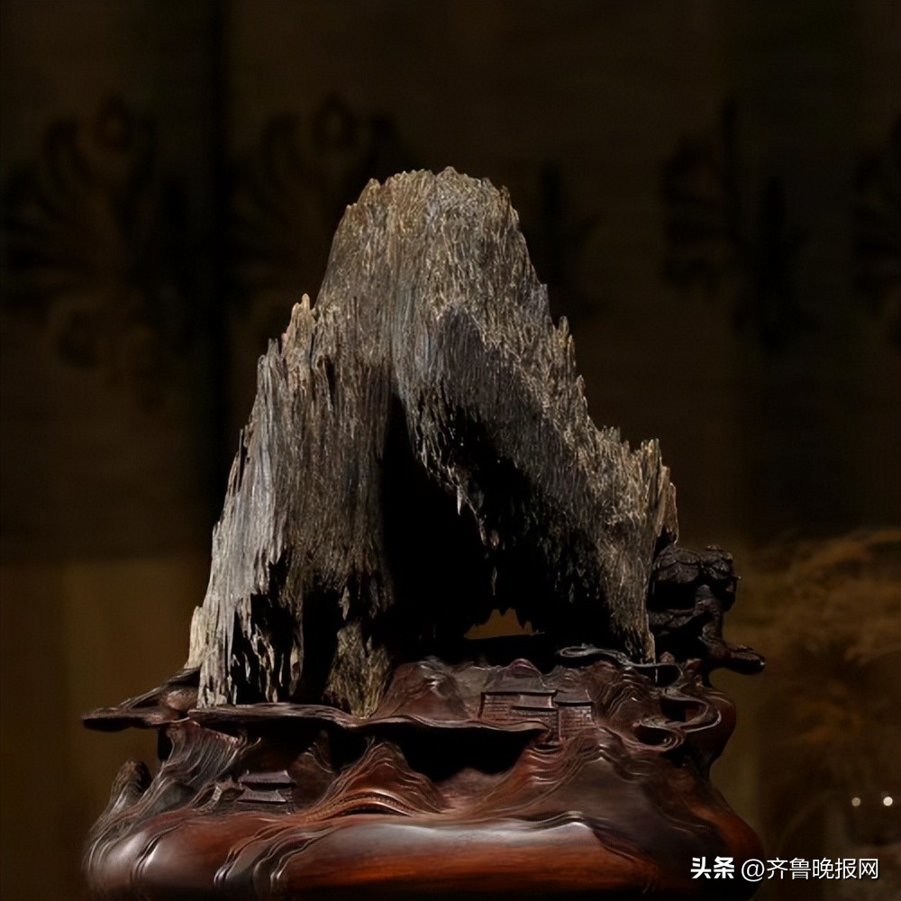 烂木头的创意，你知道木头也能做成工艺品吗？沉香木雕件可卖上万