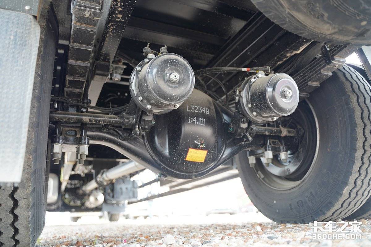 10米大单桥高栏货车,10米货箱单桥车