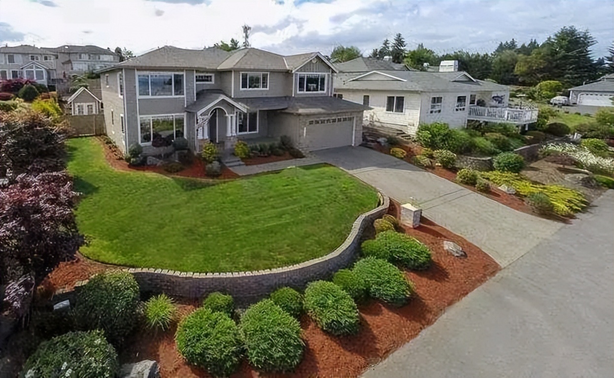 易建联追求过刘亦菲,易建联身价上亿迎娶巴西宝贝