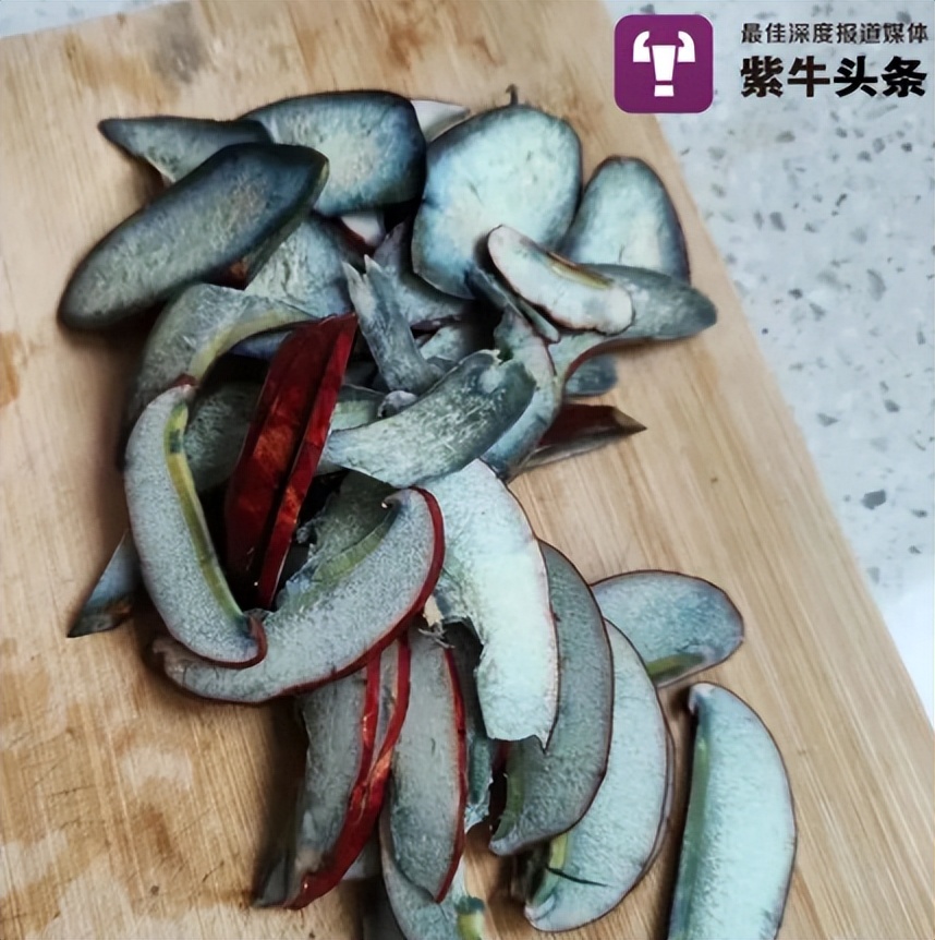 江西女子网购见手青，又炒又煮近30分钟还是中毒了！送入ICU血透…