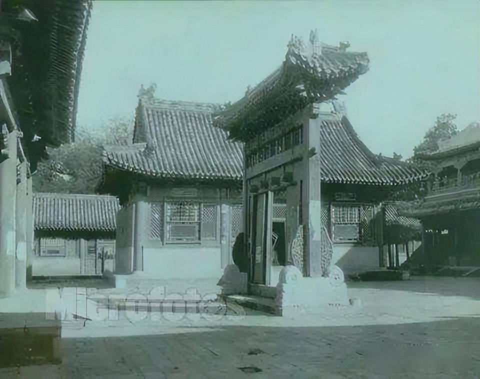 清朝12位铁帽子王是谁,辛亥革命推翻清朝的第一人是谁