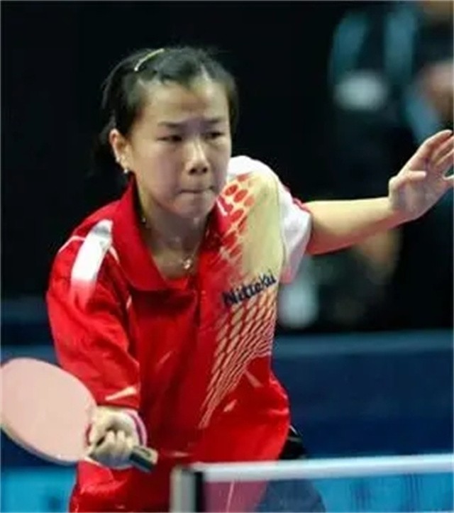 乒乓球教练王楠现在干什么,前国乒一姐王楠近况
