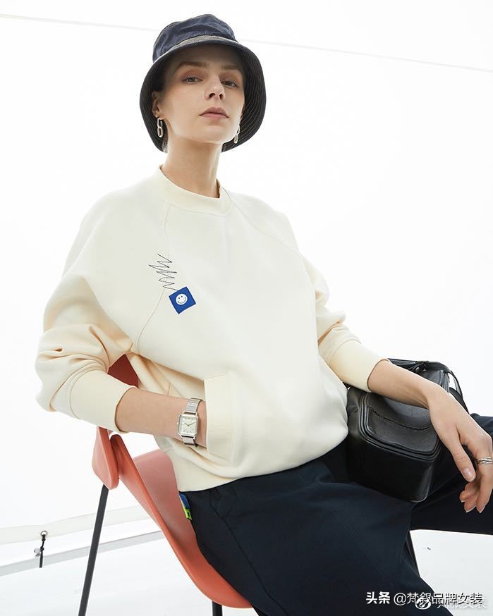 梵叙女装卫衣,阜新梵叙品牌女装集合店